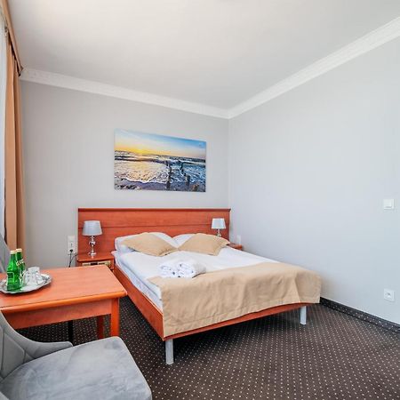 אוסטרוני מורסקי Hotel Wodnik Twoj Hotel Z Widokiem Na Morze מראה חיצוני תמונה