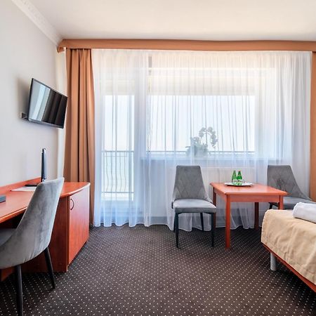 אוסטרוני מורסקי Hotel Wodnik Twoj Hotel Z Widokiem Na Morze מראה חיצוני תמונה