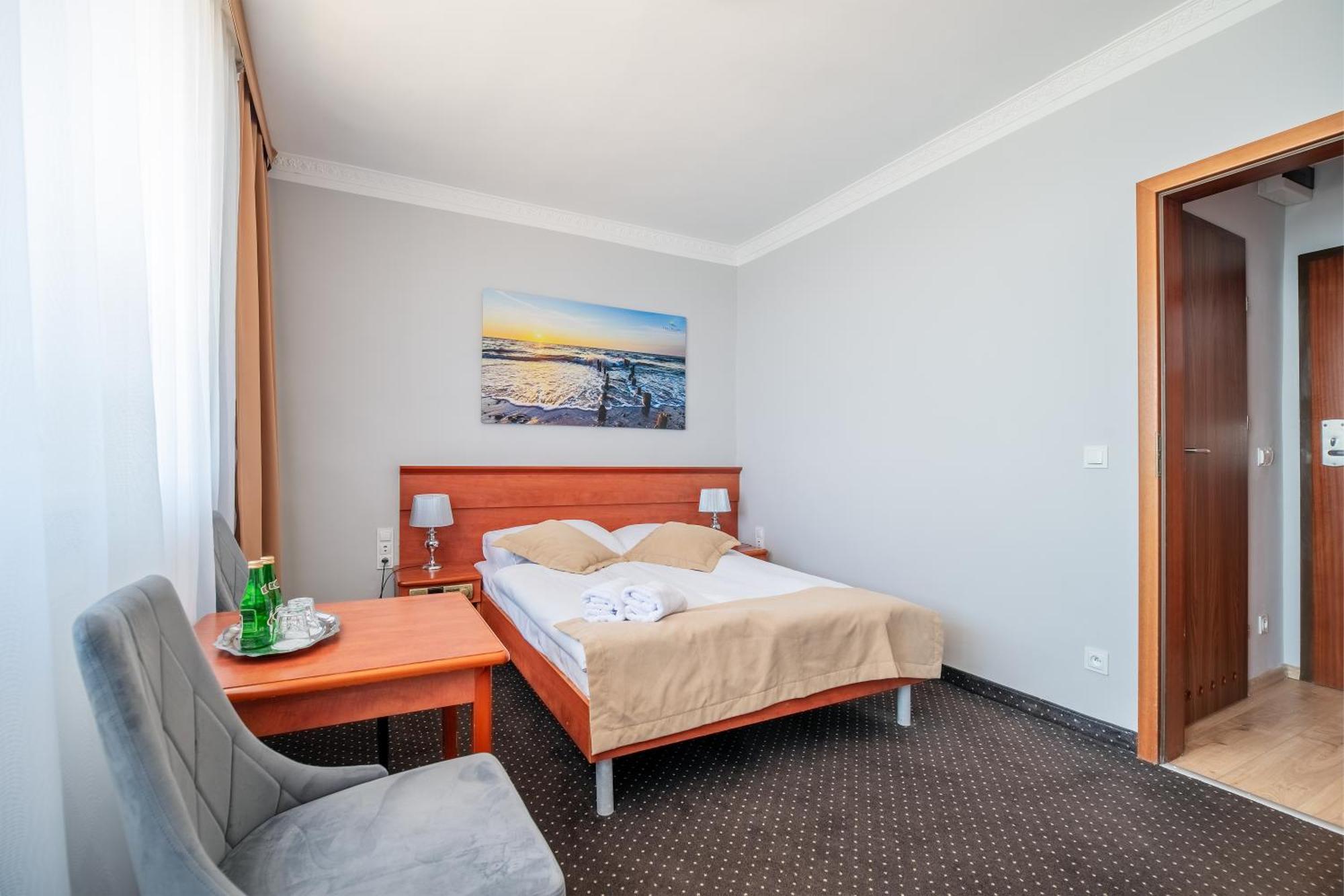 אוסטרוני מורסקי Hotel Wodnik Twoj Hotel Z Widokiem Na Morze מראה חיצוני תמונה