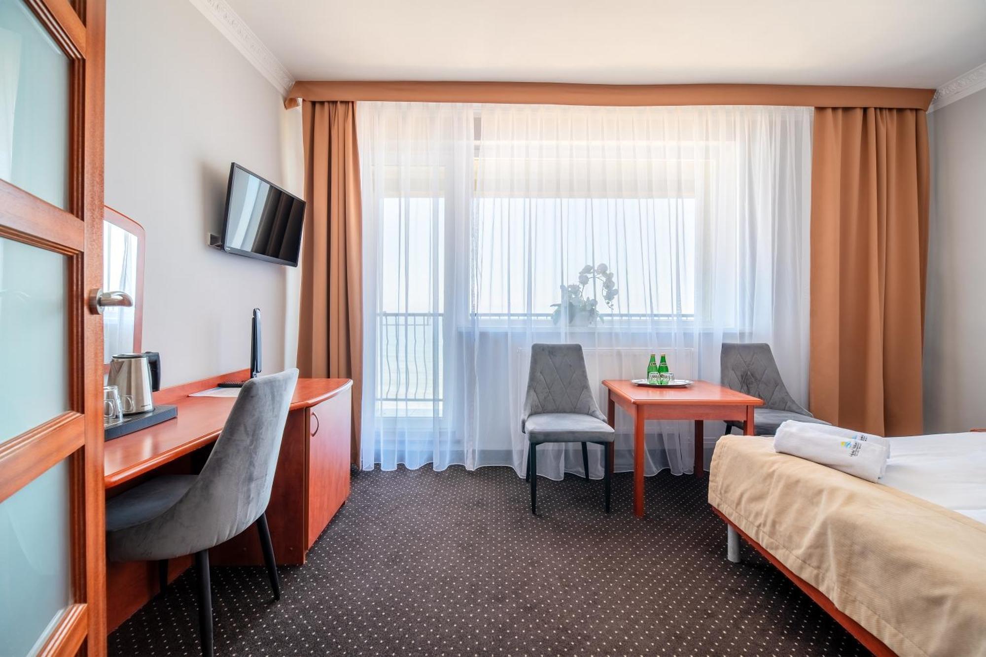 אוסטרוני מורסקי Hotel Wodnik Twoj Hotel Z Widokiem Na Morze מראה חיצוני תמונה